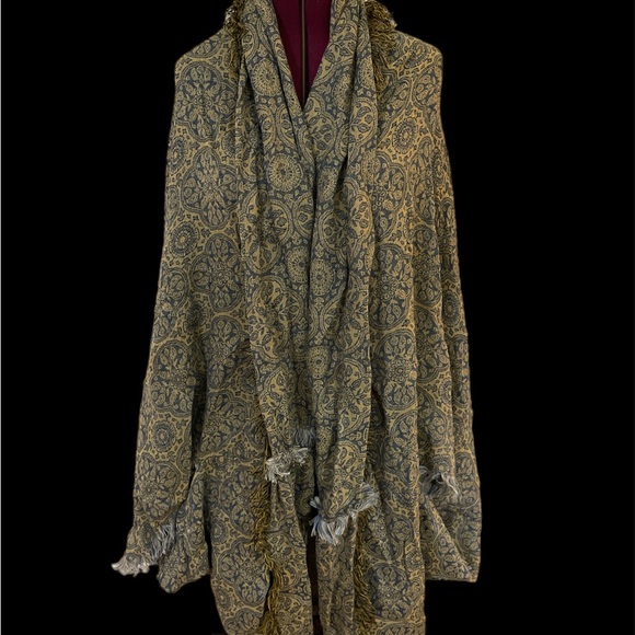 🆕Free People kimono wrap shawl Boho Chic Wrap scarf style fabric perfect fall - Picture 2 of 6